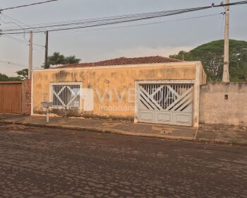 Casa em Jardim Industrial